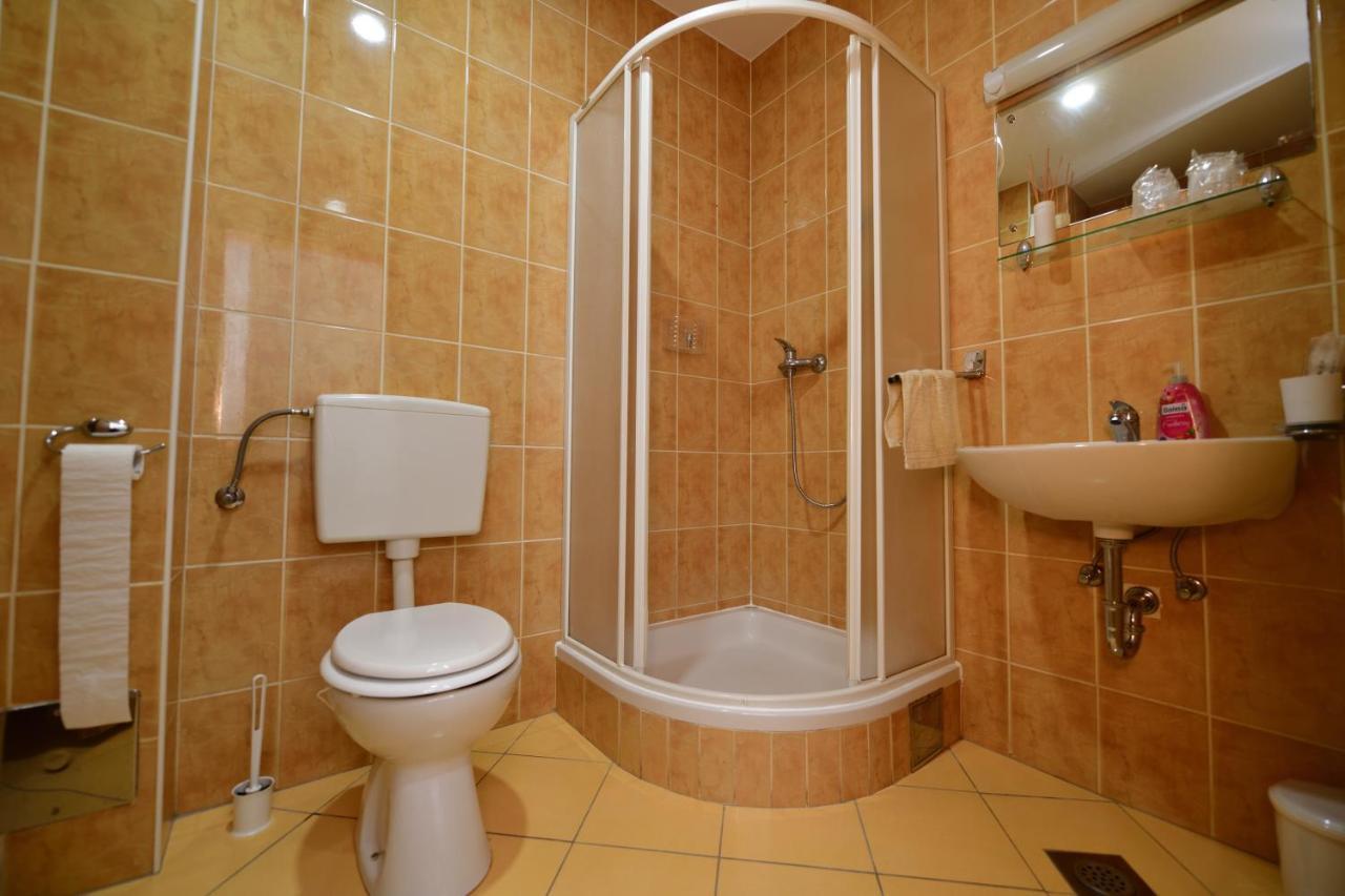 Apartman Miran Осиек Экстерьер фото